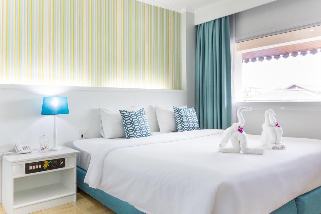 Krabi Royal Hotel Bagian luar foto